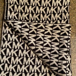 Michael Kors unisex scarf, like new.
